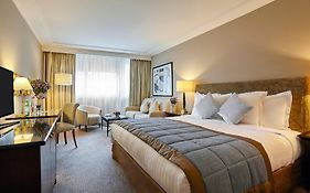 Warwick Hotel Paris 4*